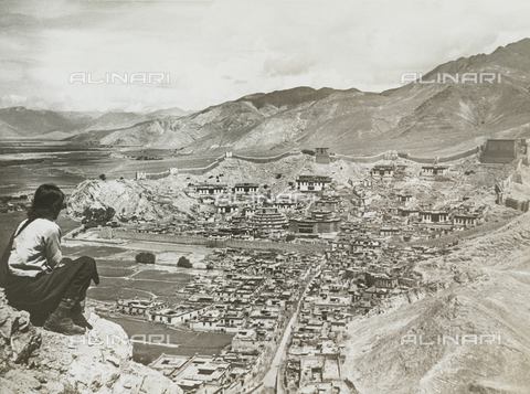 MFV-F-T00184-0000 - Viaggio in Tibet: Gyantsé - Data dello scatto: 13/04-25/07/1937 - Foto di Fosco Maraini/Proprietà Gabinetto Vieusseux © Archivi Alinari