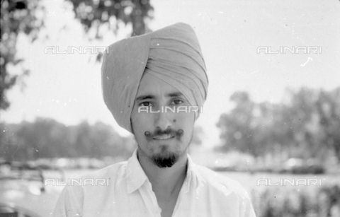 MFV-S-V00133-0046 - Portrait of a man with Sikh turban - Date of photography: 1962-1963 - Photo by Fosco Maraini/Gabinetto Vieusseux Property©Alinari Archives