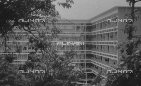 MFV-S-V00133-0242 - Palazzo a Hong Kong - Data dello scatto: 1962-1963 - Foto di Fosco Maraini/Proprietà Gabinetto Vieusseux © Archivi Alinari