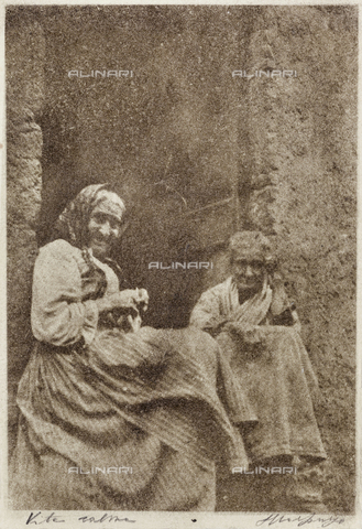 MLD-F-000040-0000 - Vita calma: donne anziane - Data dello scatto: 1920-1929 - Archivi Alinari, Firenze