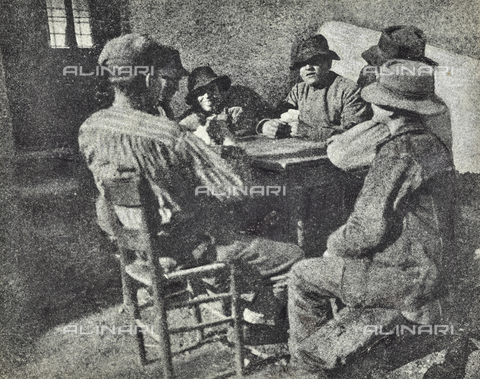 MLD-F-000184-0000 - Giorno di festa al villaggio: giocatori di carte - Data dello scatto: 1920-1929 - Archivi Alinari, Firenze