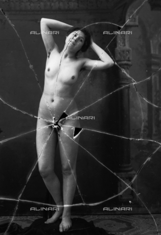 NVM-F-003209-0000 - Nude female portrait - Date of photography: 1900-1910 - Alinari Archives, Florence