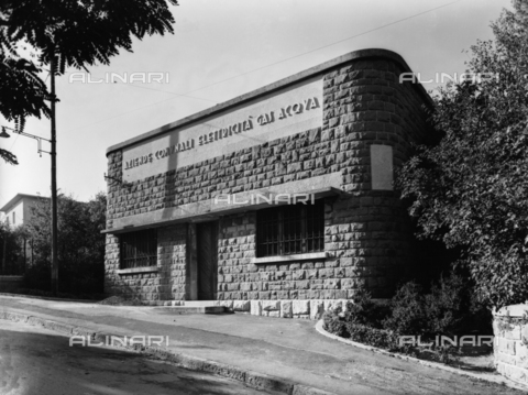 PAQ-S-000492-2411 - Cabina elettrica dell'ACEGA, Trieste - Data dello scatto: 1956 - Archivi Alinari, Firenze