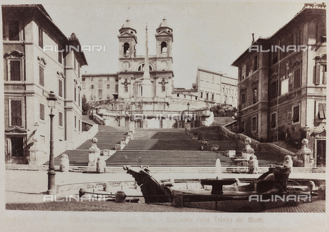 PDC-A-004569-0046 - La fontana della Barcaccia e la scalinata di Trinità dei Monti - Data dello scatto: 1910 - Archivi Alinari, Firenze