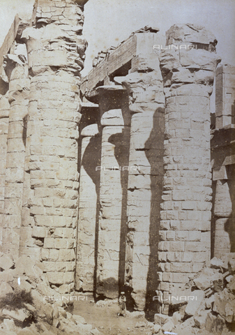 PDC-A-004574-0023 - Suggestivo scorcio del Tempio di Amon a Karnak - Data dello scatto: 1870-1880 ca. - Archivi Alinari, Firenze