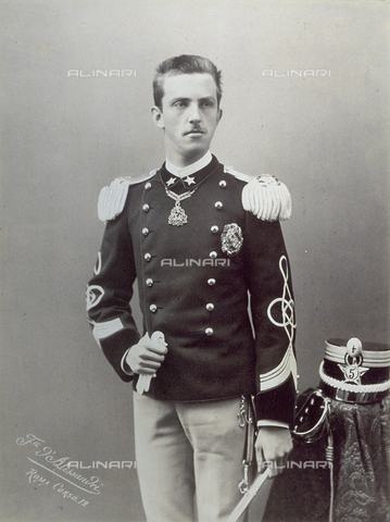 PDC-F-000587-0000 - Ritratto di Vittorio Emanuele III di Savoia in uniforme militare. - Data dello scatto: 10 Ottobre 1890 - Archivi Alinari, Firenze