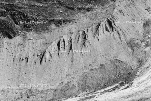 PFA-F-001480-0000 - Morena del monte Roseg, Engadina, Canton dei Grigioni, Svizzera - Data dello scatto: 08/1992 - Archivi Alinari, Firenze