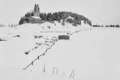 PFA-F-001506-0000 - Chiesa evangelica di San Gian, Celerina, Engadina, Canton dei Grigioni, Svizzera - Data dello scatto: 03/1993 - Archivi Alinari, Firenze