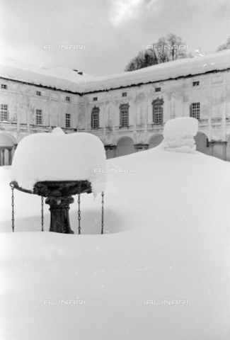 PTA-S-001072-2018 - Veduta del Santuario di Oropa con la neve - Data dello scatto: 1940 ca. - Archivi Alinari, Firenze