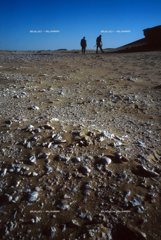 QFA-S-DIA093-00EG - Deserto a sud dell'Oasi di Siwa. - Data dello scatto: 2002 - Folco Quilici ©  Archivi Alinari