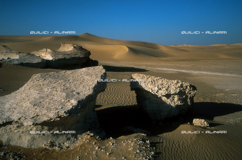 QFA-S-DIA097-00EG - Deserto a sud dell'Oasi di Siwa. - Data dello scatto: 2002 - Folco Quilici ©  Archivi Alinari