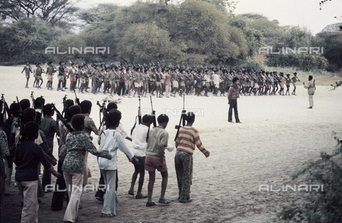 RCS-S-E14079-0001 - Recruits of ELF (Eritrea Liberation Front) during the war for liberation from Ethiopia - Date of photography: 1985 - RCS/Alinari Archives Management, Florence