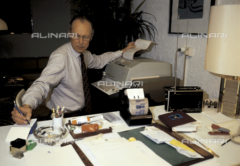 RCS-S-E17462-0002 - Vittorio Emanuele of Savoia in his house in Geneva - Date of photography: 1984 - RCS/Alinari Archives Management, Florence