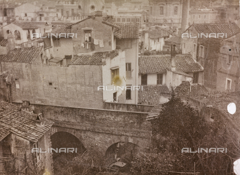 REA-F-000172-0000 - View of buildings in the Capitol that were demolished during the refurbishment of the Piazza Venezia at the Vittoriano in Rome building - Date of photography: 1880-1890 ca. - Alinari Archives, Florence