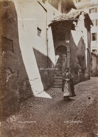 REA-F-000474-0000 - Vicolo della Luce in the Trastevere district - Date of photography: 1880-1890 ca. - Alinari Archives, Florence