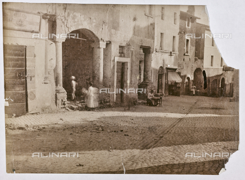 REA-F-000641-0000 - View of the colonnade street in Tivoli - Date of photography: 1880-1890 - Alinari Archives, Florence