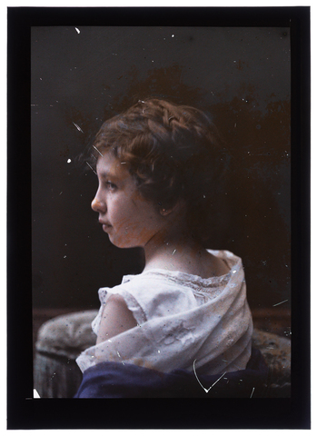 RGD-F-001842-0000 - Portrait of a little girl (Germana Bronzini?) - Date of photography: 1905-1910 ca. - Alinari Archives, Florence