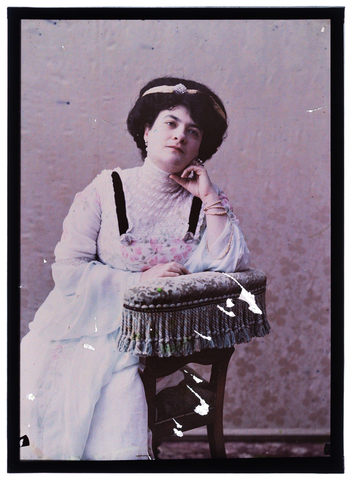 RGD-F-001861-0000 - Ritratto femminile in abito da giorno (Aida Bronzini?) - Data dello scatto: 1905-1910 ca. - Archivi Alinari, Firenze