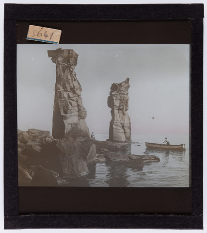 RGD-S-VARIE2-5641 - "Le Colonne", trachytic rocks on the island of San Pietro in Sardinia - Date of photography: 1913 ca. - Alinari Archives, Florence