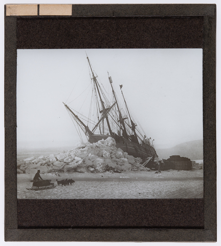 RGD-S-VARIE2-SN01 - Spedizione del Duca degli Abruzzi del 1900: la nave "Stella Polare" bloccata dai ghiacci al Polo Nord - Data dello scatto: 1900 - Archivi Alinari, Firenze