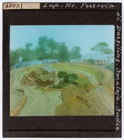 RGD-S-VARIE3-3589 - The Himalayan Railway in the Darjeeling district of India - Date of photography: 1897-1898 ca. - Alinari Archives, Florence