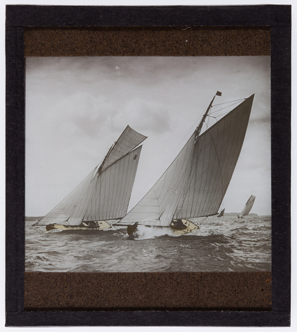 RGD-S-VARIE3-SN01 - Sailing boats at sea - Date of photography: 1887-1905 ca. - Alinari Archives, Florence