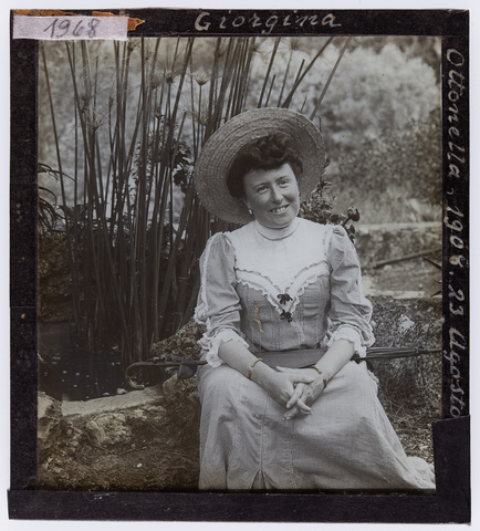 RGD-S-VARIE6-1968 - Portrait of Giorgina (Giorgia), daughter of Giorgio Roster, at Ottonella, Elba Island - Date of photography: 23/08/1908 - Alinari Archives, Florence