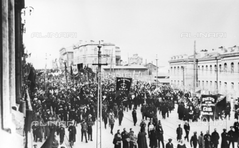 RNA-F-636385-0000 - Rivoluzione russa: i lavoratori di Vladivostok durante una manifestazione di protesta - Sputnik/ Archivi Alinari