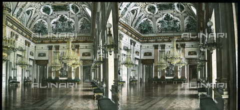 RVA-S-004399-0010 - La Sala del Trono all'interno della Reggia di Caserta (o Palazzo Reale), veduta stereoscopica - Data dello scatto: 1865-1870 - Léon & Lévy / Roger-Viollet/Alinari