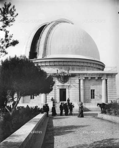 RVA-S-004826-0016 - L'osservatorio astronomico a Nizza - Data dello scatto: 1905 - Jacques Boyer / Roger-Viollet/Alinari