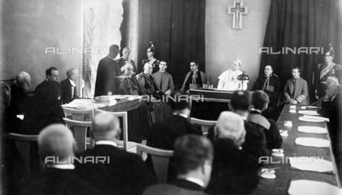 RVA-S-006139-0011 - Papa Pio XI (Achille Ratti, 1857-1939) alla inaugurazione della Pontificia Accademia o Accademia "Nuovi Lincei" - Data dello scatto: 1936 - Jacques Boyer / Roger-Viollet/Alinari