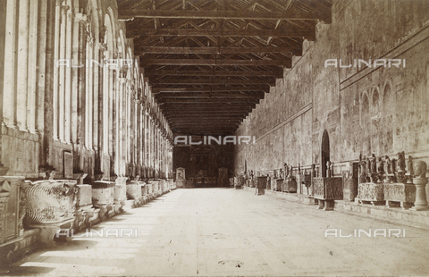 SCC-A-000002-0009 - Il corridoio settentrionale del Camposanto di Pisa - Data dello scatto: 1855 ca. - Archivi Alinari, Firenze