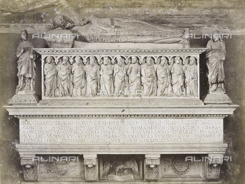 SCC-A-000007-0043 - Monumento funebre dell'imperatore Enrico VII, opera di Tino di Camaino conservata nel braccio settentrionale del Camposanto di Pisa - Data dello scatto: 1855 ca. - Archivi Alinari, Firenze