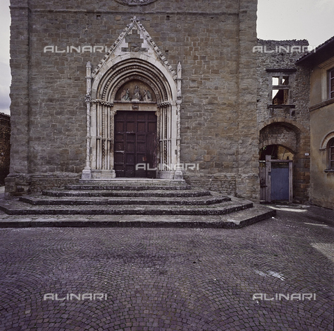 SEA-S-RI1994-0001 - La chiesa di San Francesco ad Amatrice - Data dello scatto: 1994 - Archivi Alinari, Firenze