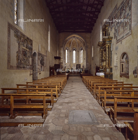 SEA-S-RI1994-0012 - Interno della chiesa di San Francesco ad Amatrice - Data dello scatto: 1994 - Archivi Alinari, Firenze