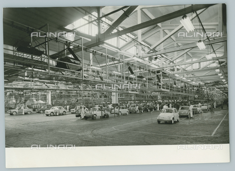 TCI-F-A11115-0000 - Europe, Italy, piedmont, turin, car industry Fiat Mirafiori, the assembly line, 1957 - Touring Club Italiano/Alinari Archives Management