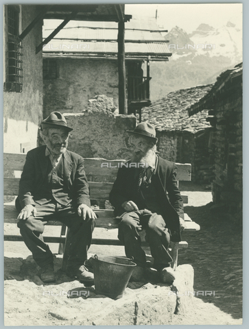 TCI-F-A11860-0000 - Europe, Italy, Valle d'Aosta, antagnod, Val d'Ayas, alpine couple, - Touring Club Italiano/Alinari Archives Management