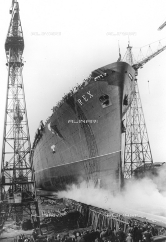 TCI-S-002476-AR03 - Launch of the Rex ocean liner in Genoa - Date of photography: 1931 - © Touring Club Italiano / Alinari Archives