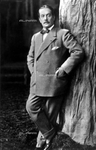 TOP-S-000111-7363 - Italian composer Giacomo Puccini (1858-1924) - TopFoto / Alinari Archives