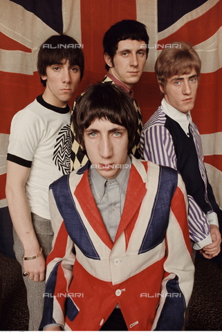 TOP-S-000112-8887 - La Rock band inglese "The Who", foto tratta dalla copertina "The Observer". La formazione originale del gruppo era composta da Pete Townshend, Roger Daltrey, John Entwistle e Keith Moon - Data dello scatto: 03/1966 - Colin Jones / TopFoto / Archivi Alinari