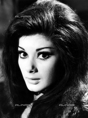 TOP-S-000121-7445 - Portrait of the actress and producer Edwige Fenech - TopFoto / Alinari Archives