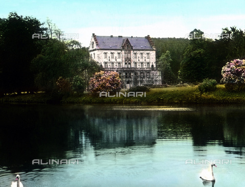 UIG-F-030902-0000 - Reinhardsbrunn castle. - Date of photography: 1920 - United Archives / UIG/Alinari Archives