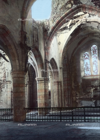 UIG-F-030933-0000 - The interior of a bombed church. - Date of photography: 1918 - United Archives / UIG/Alinari Archives