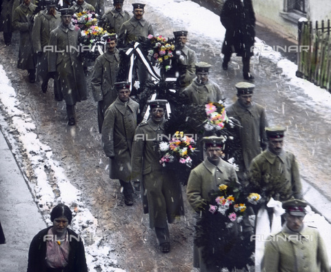 UIG-F-030934-0000 - Funeral cortege. - Date of photography: 1916 - United Archives / UIG/Alinari Archives