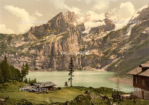 ULL-F-304394-0000 - Veduta del Lago di Oeschinen con il Bluemlisalp, Alpi Bernesi - Data dello scatto: 1900 ca. - histopics / Ullstein Bild / Archivi Alinari