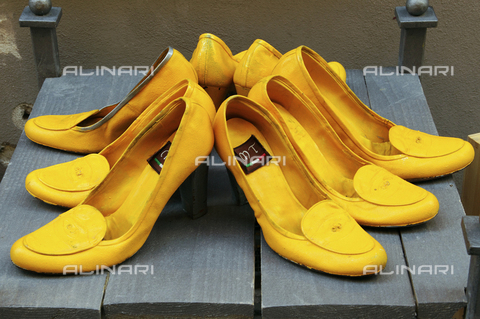 ULL-S-000121-2953 - Scarpe gialle, Montepulciano - Data dello scatto: 17/09/2010 - Mayall / Ullstein Bild / Archivi Alinari
