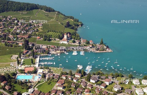 ULL-S-000742-8879 - Lago di Thun a Spiez - Data dello scatto: 10/08/2004 - RDB / Blick / Ullstein Bild / Archivi Alinari