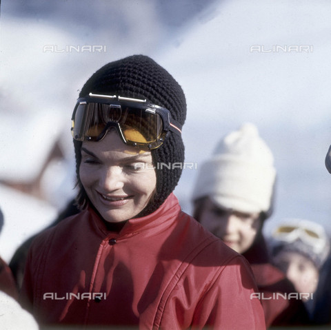 ULL-S-000757-9390 - Jacqueline Kennedy (1929-1994) a Gstaad - Data dello scatto: 1966 - Ullstein Bild / Archivi Alinari