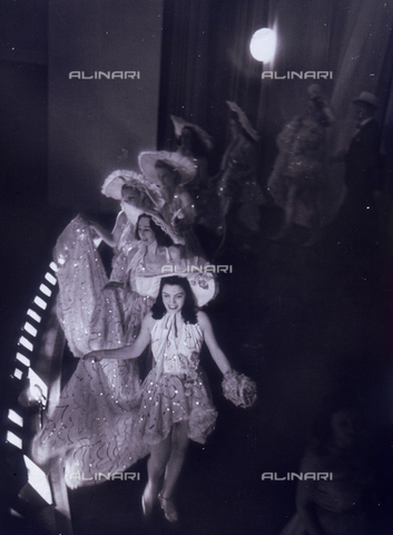 VZA-F-000270-0000 - "The Catwalk." Show girls in costume parade across the stage - Date of photography: 1940 ca. - Alinari Archives, Florence