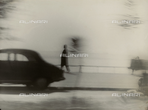 VZA-F-000480-0000 - Seafront with a man walking and a car - Date of photography: 1950 ca. - Alinari Archives, Florence